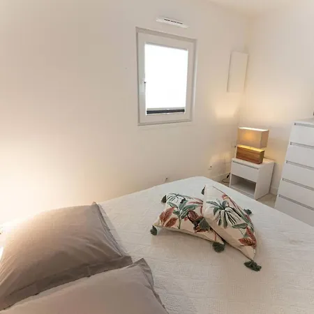Gasbru - Golfe De St-tropez - Rez De Jardin T2 Avec Acces Piscine Et Tennis Apartmán
